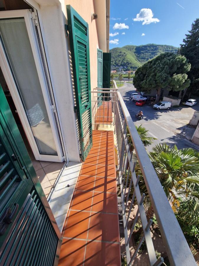 Palm House Lejlighed Albenga Eksteriør billede
